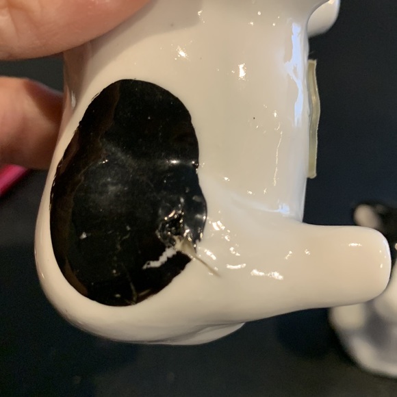 Black and white cow salt and pepper shakers - Picture 8 of 8